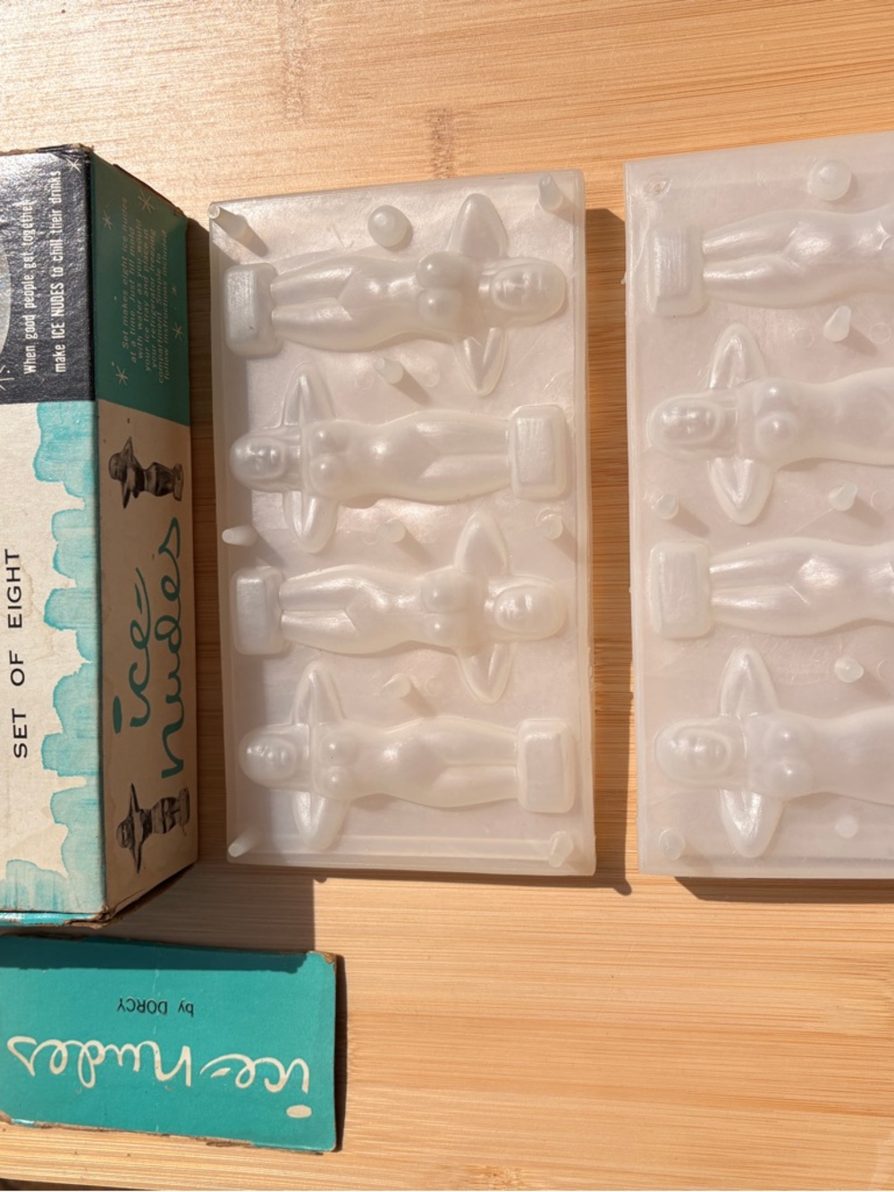 VTG ice nudes Teal Box - Novelty Ice Cube Mold Set - Picture 3 of 11